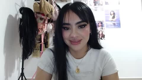 Mila online show from October 2025 04:56:02 AM