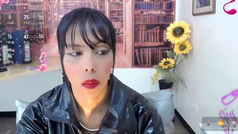Queen Catalella online show from October 2025 03:09:01 AM