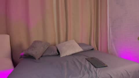 Snapshot of catalella_rouse chatting on April 2026 10:44:02 PM catalella_rouse online show from April 2026 10:44:02 PM