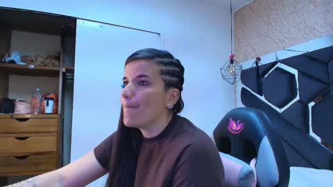 Snapshot of cataleya_sambrano chatting on November 2025 11:10:01 AM Cataleya online show from November 2025 11:10:01 AM