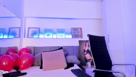 Snapshot of catalinamuss_ chatting on February 2025 02:06:02 PM Catalina online show from February 2025 02:06:02 PM