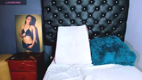 Snapshot of catalinamuss_ chatting on November 2025 06:32:01 PM Catalina online show from November 2025 06:32:01 PM