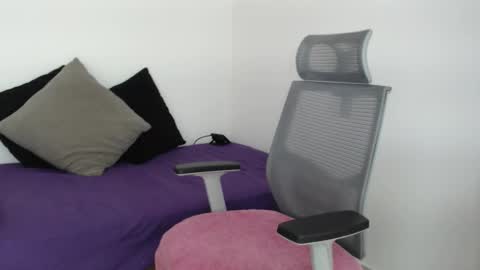 katerine online show from February 2026 09:00:02 PM