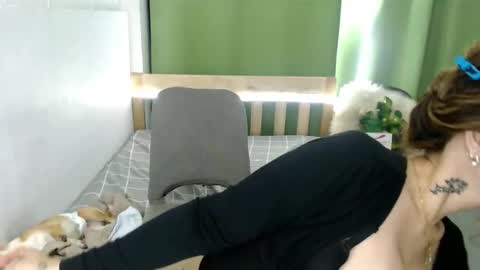 Snapshot of cathalea_toni chatting on February 2026 01:31:01 AM red online show from February 2026 01:31:01 AM