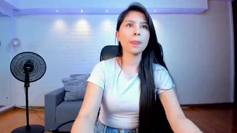Catalina Santana online show from September 2025 07:29:01 PM