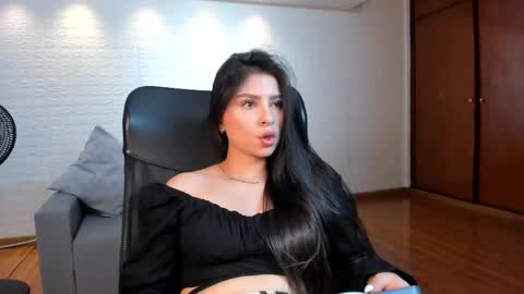 Catalina Santana online show from September 2025 06:46:01 PM