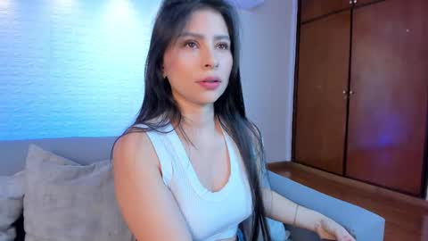 Catalina Santana online show from October 2025 05:44:02 PM