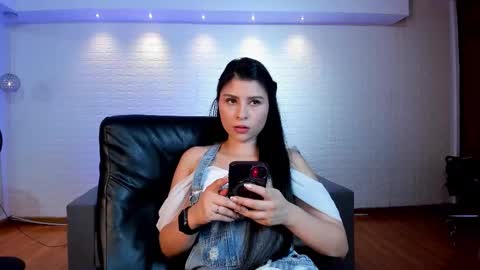 Catalina Santana online show from October 2025 06:08:02 PM