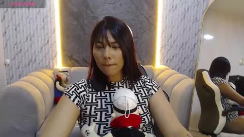catherin online show from October 2025 08:33:01 PM