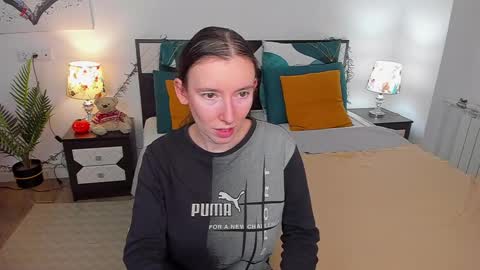 Catrin online show from December 2024 10:32:02 AM