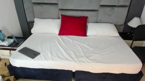 Catleya online show from December 2025 12:12:01 PM