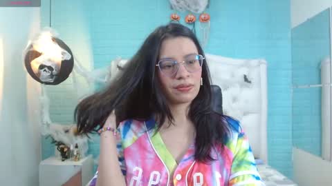 Caty online show from October 2025 07:25:02 PM