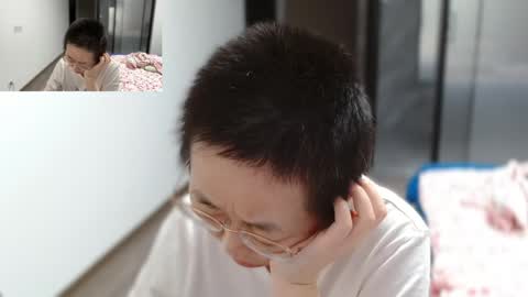 Snapshot of cbz112233 chatting on April 2026 06:54:02 PM ANNYANNY online show from April 2026 06:54:02 PM