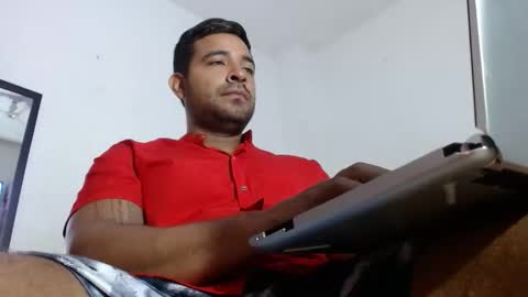 Snapshot of ccamilo_ chatting on May 2026 01:17:01 PM camilo online show from May 2026 01:17:01 PM