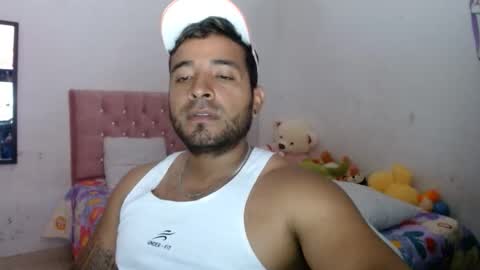 Snapshot of ccamilo_ chatting on May 2026 01:29:02 PM camilo online show from May 2026 01:29:02 PM