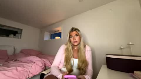 ccdollx online show from July 2026 09:09:02 PM