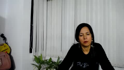 Snapshot of cecihotty4u chatting on March 2025 03:34:01 AM ceci online show from March 2025 03:34:01 AM