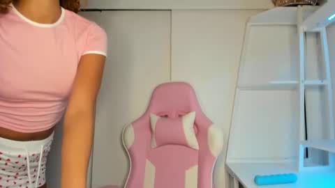 Snapshot of cedaya555 chatting on December 2024 09:38:01 PM CEDAYA555 online show from December 2024 09:38:01 PM