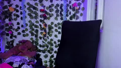 Snapshot of celestinepurple chatting on January 2025 11:41:01 PM Celestineeeeee online show from January 2025 11:41:01 PM