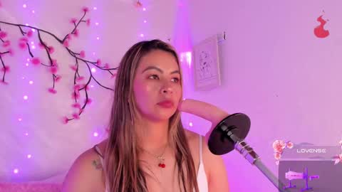 Hello guys my name is Sofi and Lizzie and  Vanessa online show from October 2025 04:16:01 PM