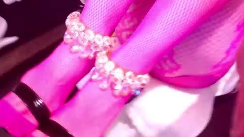 Cerise online show from December 2025 01:00:02 AM