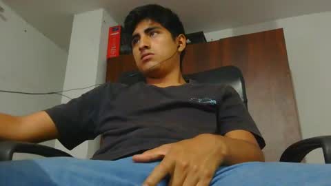 Snapshot of cesarex148 chatting on February 2025 03:02:02 AM Cesar online show from February 2025 03:02:02 AM