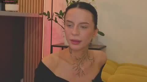 Snapshot of ceserisisi chatting on June 2026 10:21:01 PM Livia online show from June 2026 10:21:01 PM