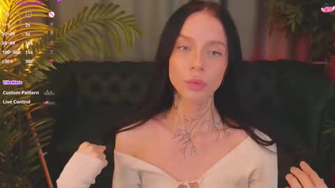 Casey online show from November 2025 10:04:02 PM