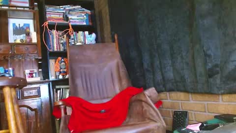 Snapshot of cguffey2284 chatting on February 2025 12:41:02 AM cguffey2284 online show from February 2025 12:41:02 AM