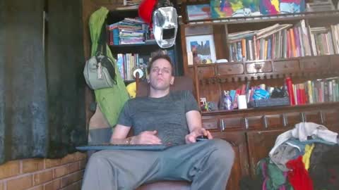 Snapshot of cguffey2284 chatting on February 2025 03:14:02 AM cguffey2284 online show from February 2025 03:14:02 AM