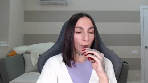 Kate online show from February 2025 10:12:02 AM