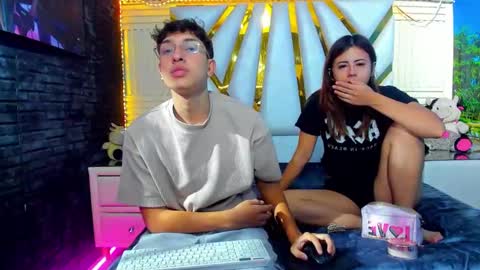 Chanellandmax online show from November 2025 01:33:02 PM