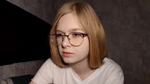 Lia online show from September 2025 08:15:02 AM