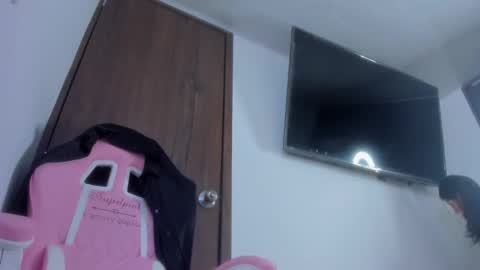 Chanell online show from February 2025 07:58:01 PM