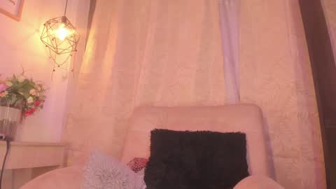 Snapshot of chantall_valkoba chatting on December 2024 09:19:02 AM Chantall online show from December 2024 09:19:02 AM