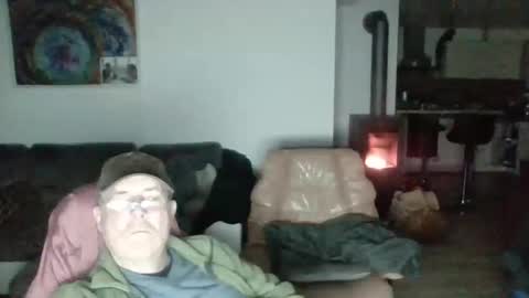 Snapshot of charles6064 chatting on December 2024 04:40:01 PM charles6064 online show from December 2024 04:40:01 PM