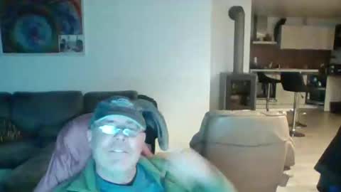 Snapshot of charles6064 chatting on January 2025 03:40:02 PM charles6064 online show from January 2025 03:40:02 PM