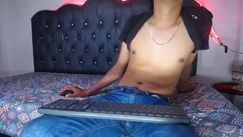 Snapshot of charlie_cock_ chatting on October 2025 09:04:01 PM Charlie online show from October 2025 09:04:01 PM