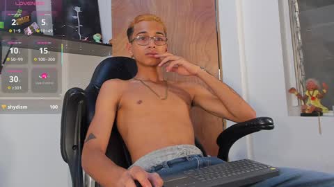 Snapshot of charlieerusso chatting on January 2025 12:10:01 AM Charles Russo online show from January 2025 12:10:01 AM