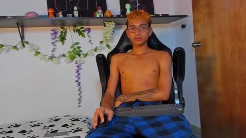 Snapshot of charlieerusso chatting on February 2025 09:57:01 PM Charles Russo online show from February 2025 09:57:01 PM