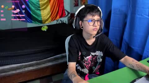 Snapshot of charlietaylorr__ chatting on December 2025 09:32:02 PM Charlie online show from December 2025 09:32:02 PM