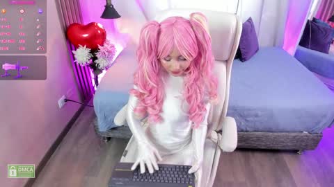 Snapshot of charloottee_1 chatting on February 2025 06:14:02 AM Char 3  Lets go for the 100 Thumb-Up   online show from February 2025 06:14:02 AM