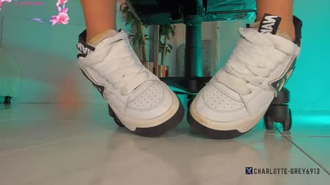 charlotte  grey online show from December 2025 07:41:01 PM