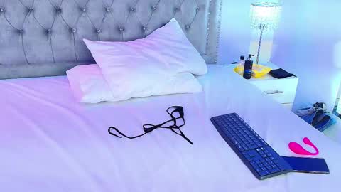 Snapshot of charlotte_etthan chatting on January 2025 10:18:02 AM Charlotte online show from January 2025 10:18:02 AM