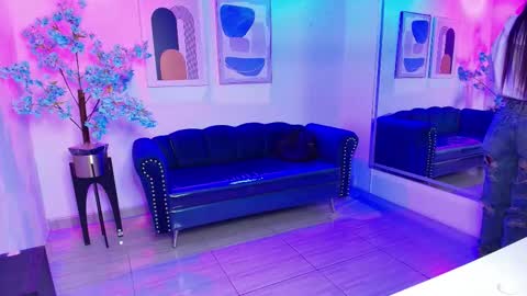 Charlotte online show from November 2025 03:50:02 AM