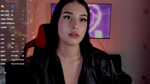 Snapshot of charlotte_greys chatting on September 2025 10:53:01 PM Charlotte  online show from September 2025 10:53:01 PM