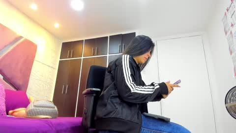 Snapshot of charlotte_icee chatting on February 2025 04:10:01 PM Charlotte Icee online show from February 2025 04:10:01 PM