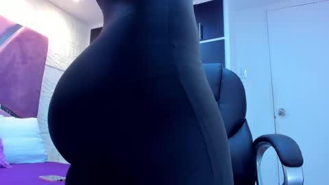 Snapshot of charlotte_icee chatting on October 2025 04:50:01 PM Charlotte Icee online show from October 2025 04:50:01 PM