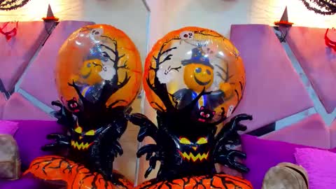 Snapshot of charlotte_icee chatting on October 2025 05:14:01 PM Charlotte Icee online show from October 2025 05:14:01 PM