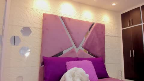 Snapshot of charlotte_icee chatting on November 2025 04:42:02 PM Charlotte Icee online show from November 2025 04:42:02 PM